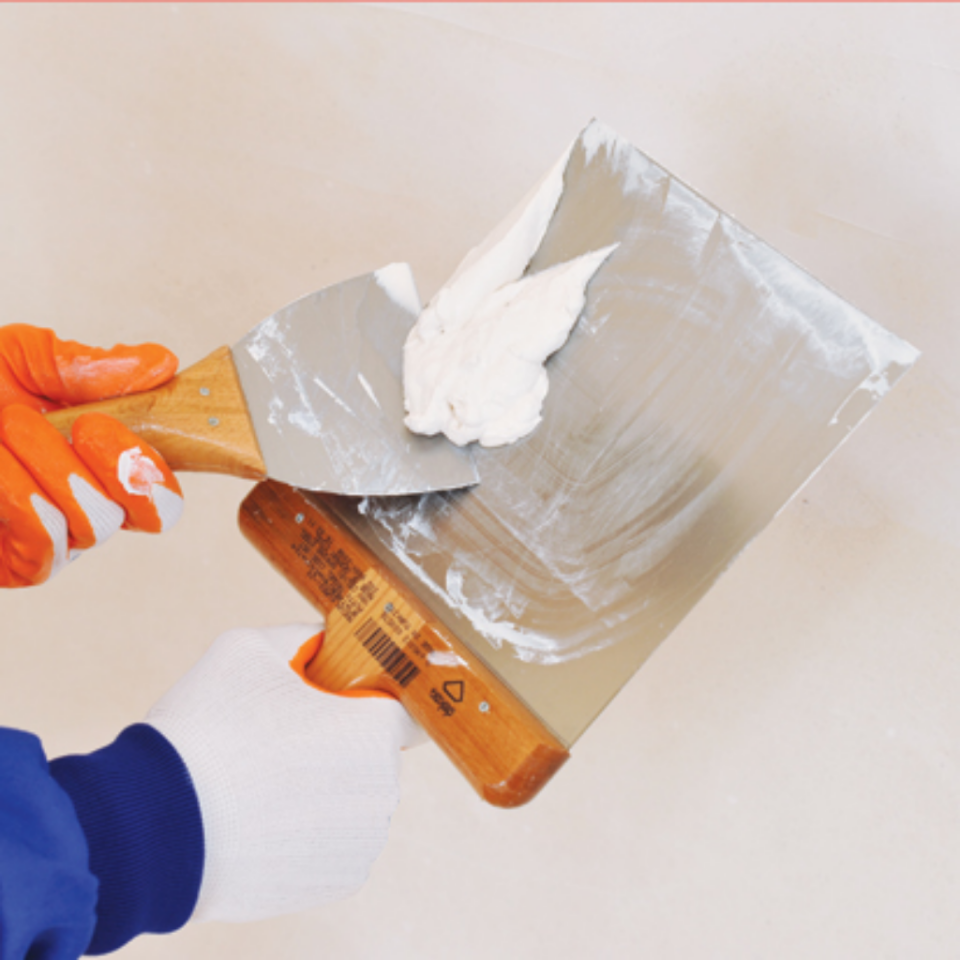 Hassan Ahşap Saplı Macun Küreği̇ 18 cm